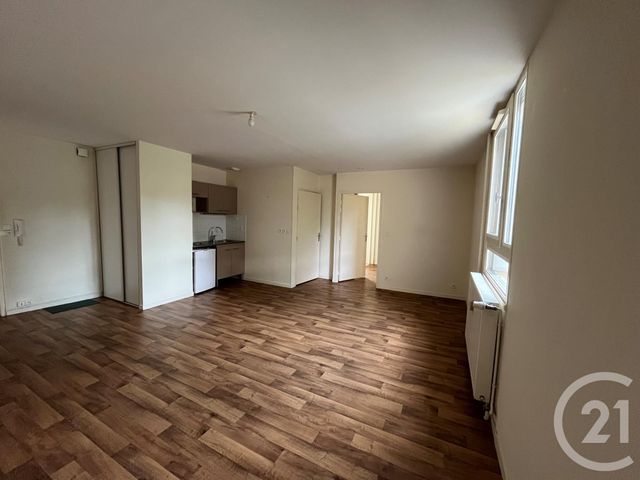 Appartement T2 à louer - 2 pièces - 48.01 m2 - CHATEAUROUX - 36 - CENTRE - Century 21 Adressimmo