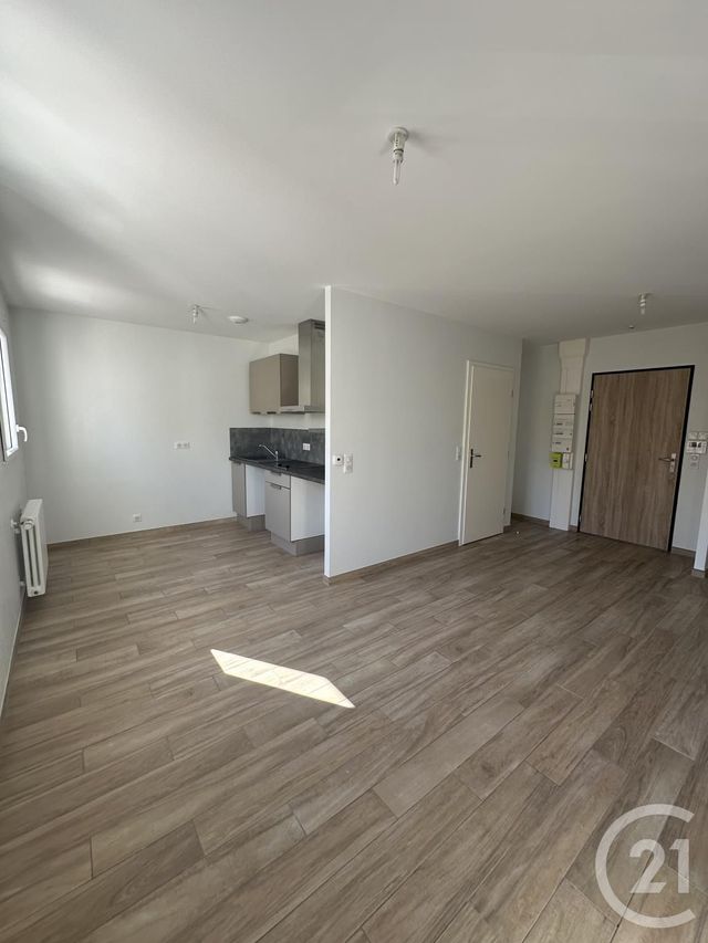 Appartement F1 à louer - 1 pièce - 25.0 m2 - CHATEAUROUX - 36 - CENTRE - Century 21 Adressimmo